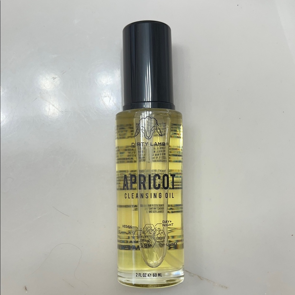 Apricot Cleansing Oil - Black and Yellow